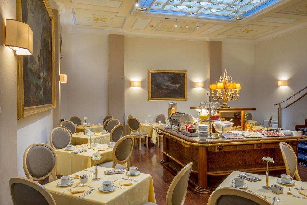 Hotel La Residenza — Restaurant & bars in Rome, Lazio