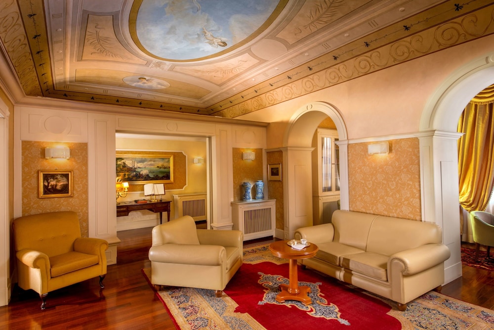 Hotel La Residenza — Hotel rooms in Rome, Lazio