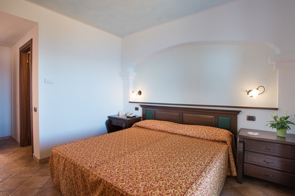 Hotel Lido degli Spagnoli — Hotel rooms in Portoscuso, Sardinia