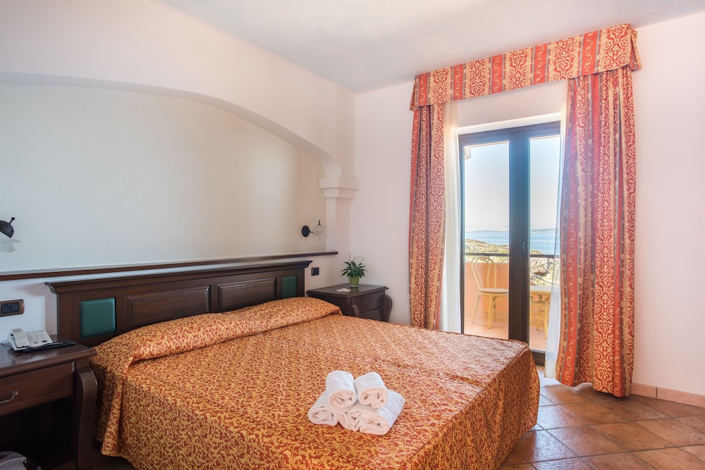 Hotel Lido degli Spagnoli — Hotel rooms in Portoscuso, Sardinia