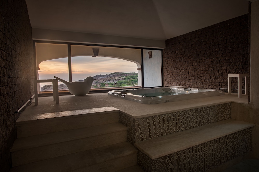 Hotel Lido degli Spagnoli — Spa in Portoscuso, Sardinia