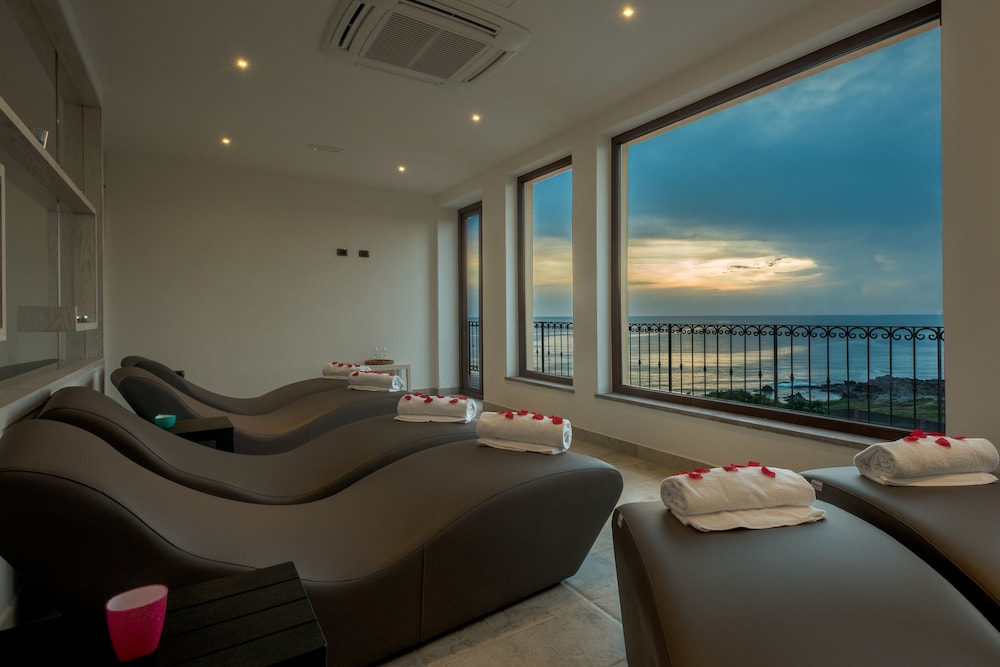 Hotel Lido degli Spagnoli — Spa in Portoscuso, Sardinia