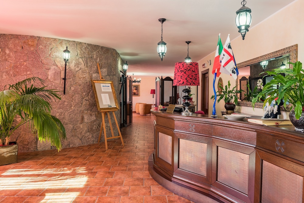 Hotel Lido degli Spagnoli — Hotel building in Portoscuso, Sardinia