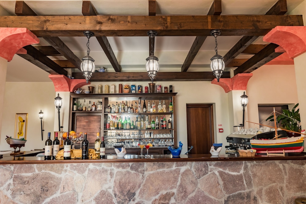 Hotel Lido degli Spagnoli — Restaurant & bars in Portoscuso, Sardinia