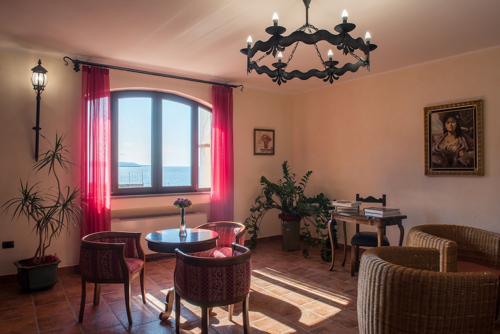 Hotel Lido degli Spagnoli — Hotel rooms in Portoscuso, Sardinia
