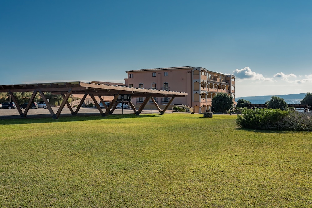 Hotel Lido degli Spagnoli — Hotel building in Portoscuso, Sardinia