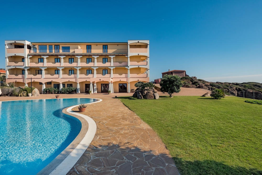 Hotel Lido degli Spagnoli — Swimming pool in Portoscuso, Sardinia
