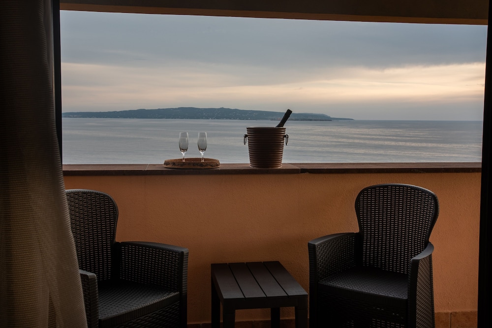 Hotel Lido degli Spagnoli — Hotel rooms in Portoscuso, Sardinia