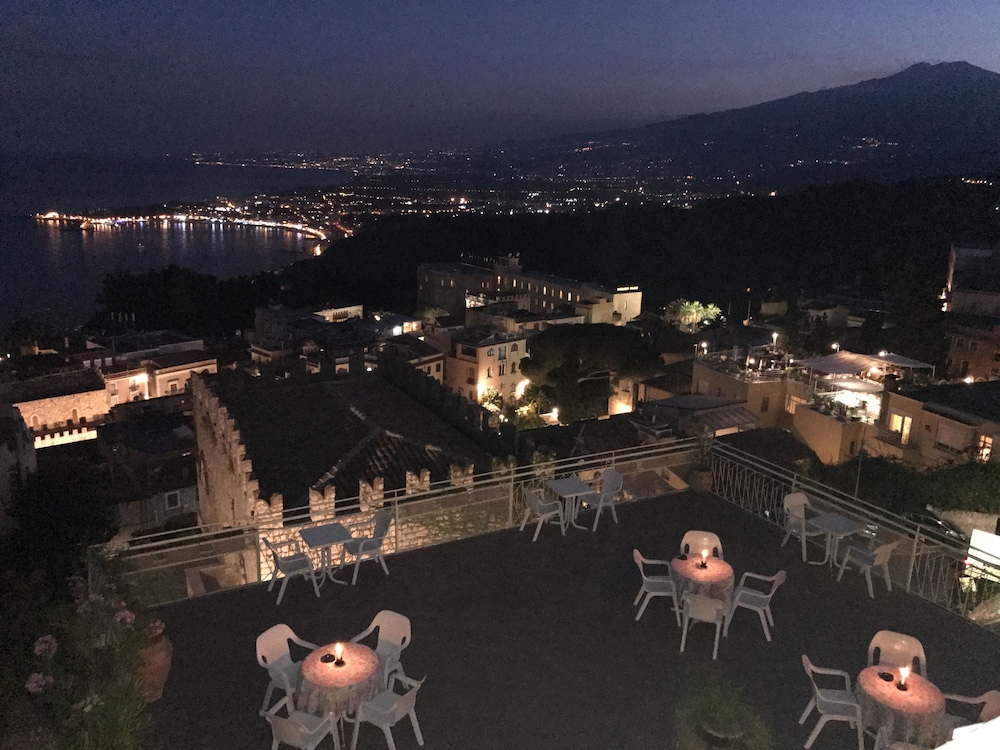 Hotel Mediterranee — Restaurant & bars in Taormina, Sicily