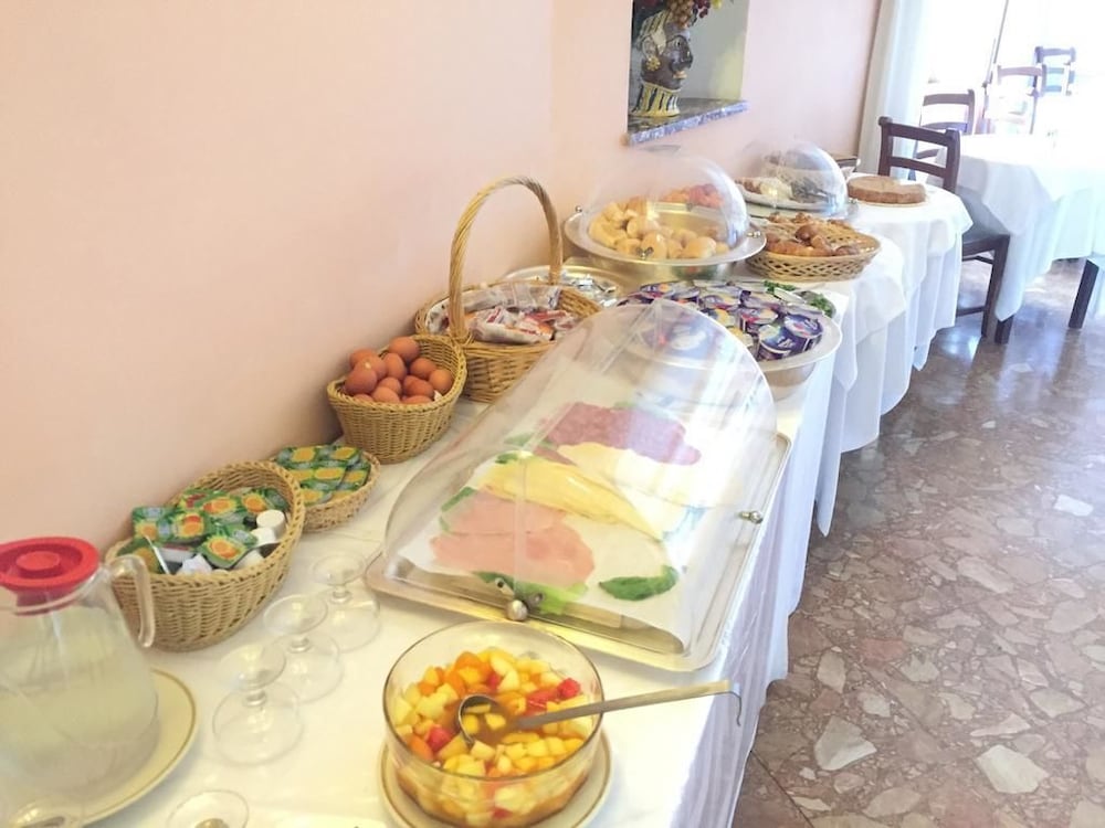 Hotel Mediterranee — Restaurant & bars in Taormina, Sicily