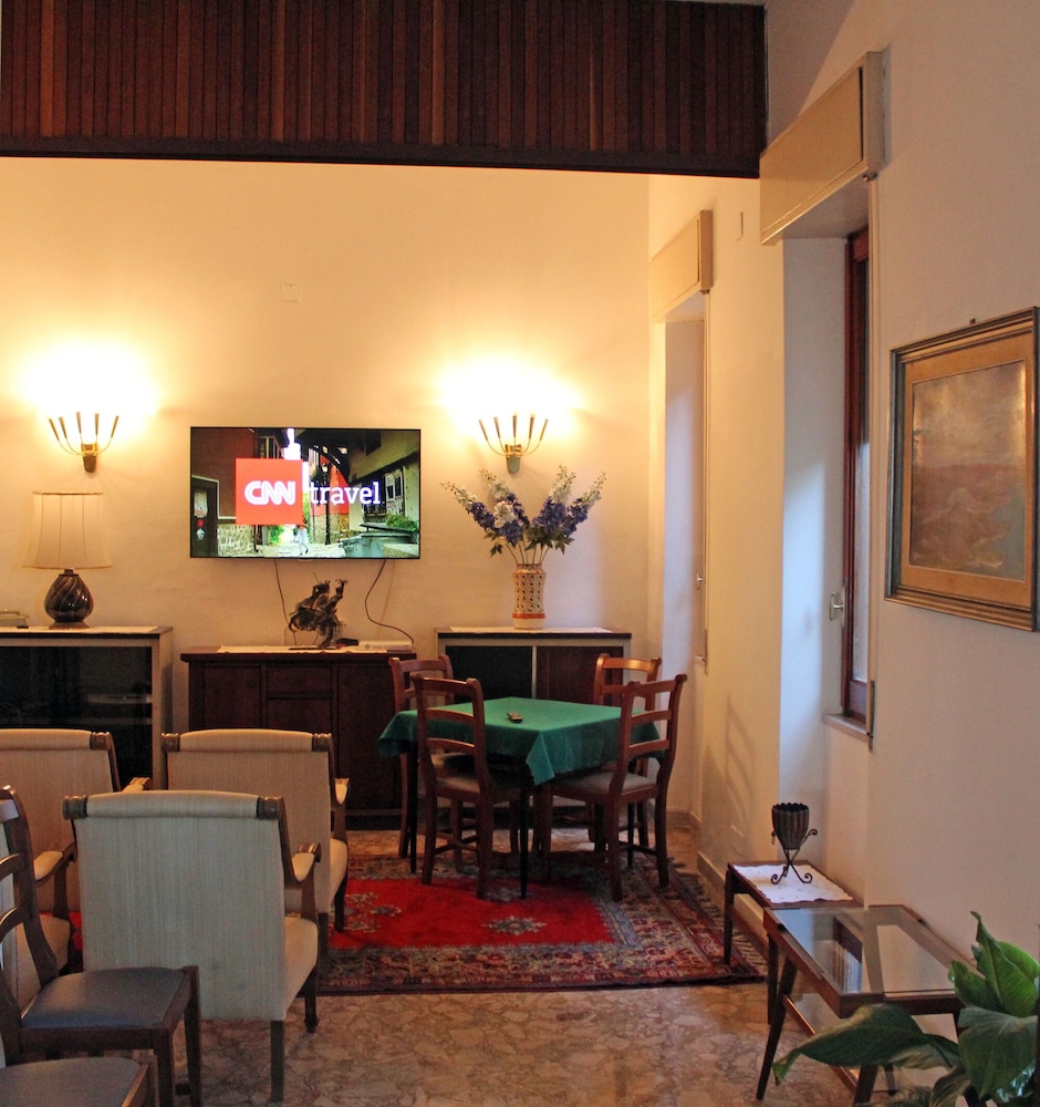 Hotel Mediterranee — Hotel building in Taormina, Sicily