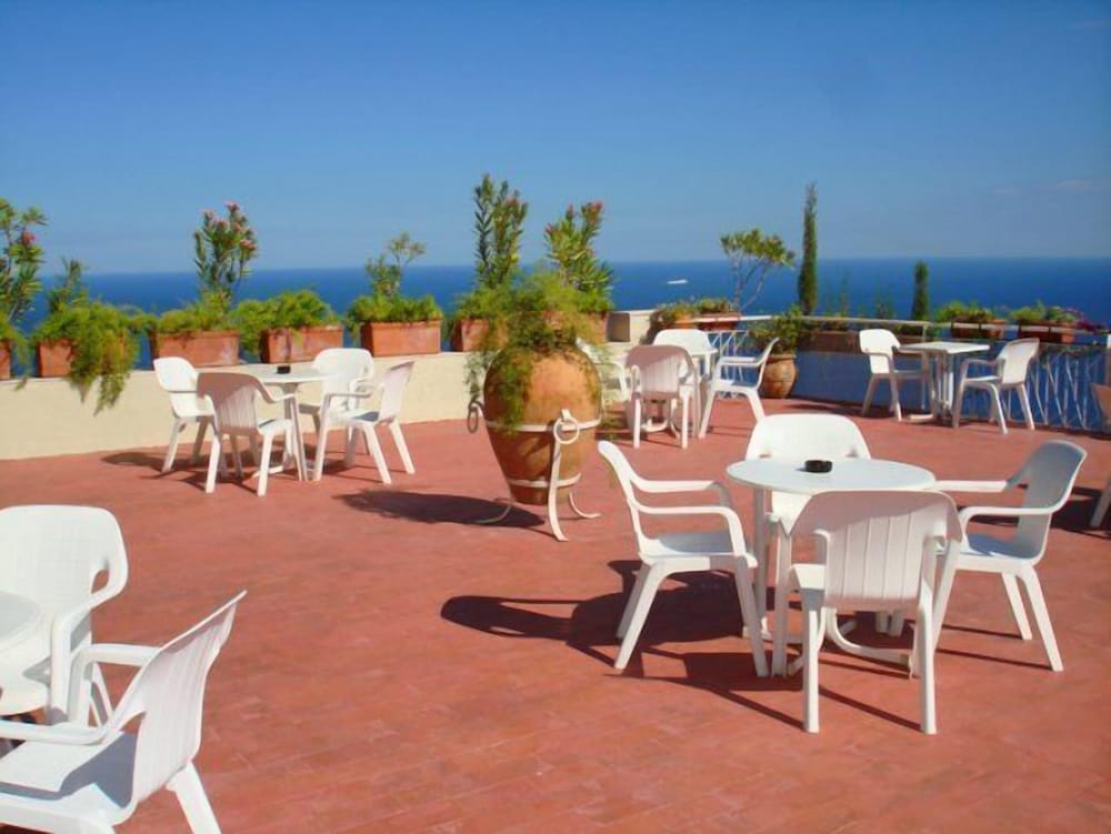 Hotel Mediterranee — Restaurant & bars in Taormina, Sicily
