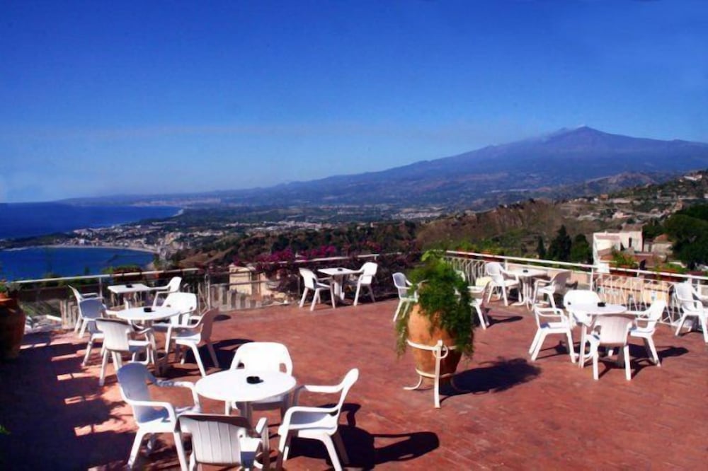 Hotel Mediterranee — Restaurant & bars in Taormina, Sicily
