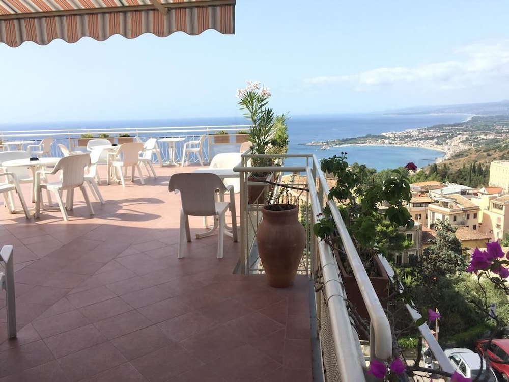 Hotel Mediterranee — Restaurant & bars in Taormina, Sicily