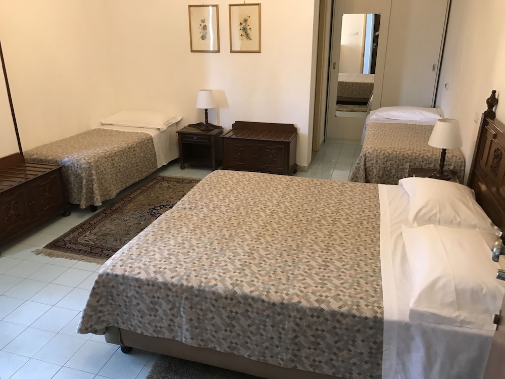 Hotel Mediterranee — Hotel rooms in Taormina, Sicily