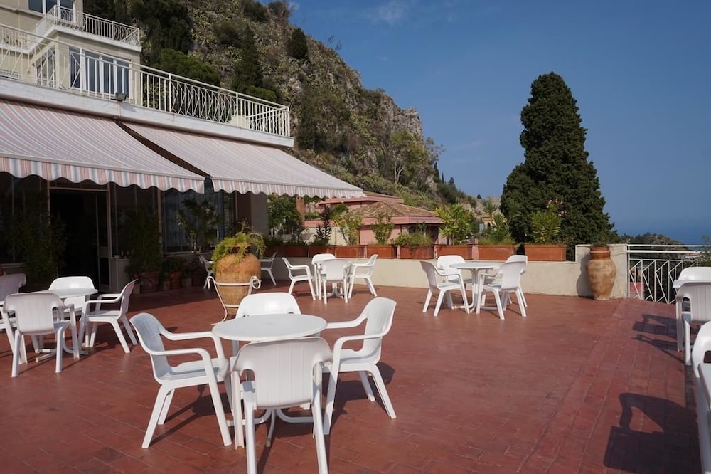 Hotel Mediterranee — Restaurant & bars in Taormina, Sicily