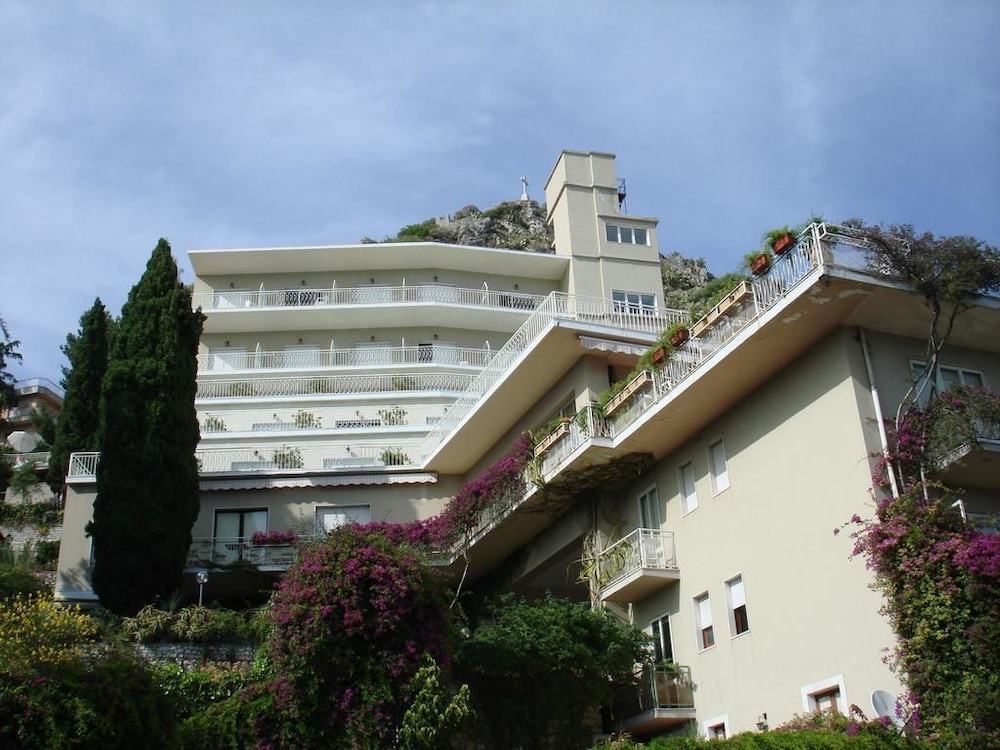 Hotel Mediterranee — Hotel building in Taormina, Sicily