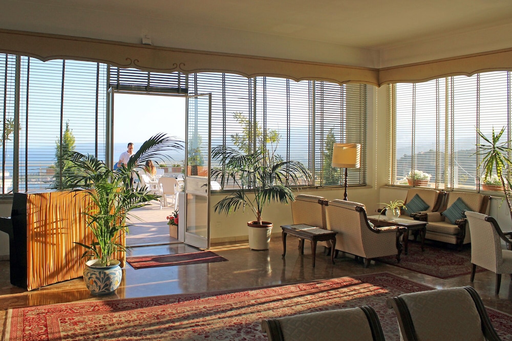 Hotel Mediterranee — Hotel rooms in Taormina, Sicily