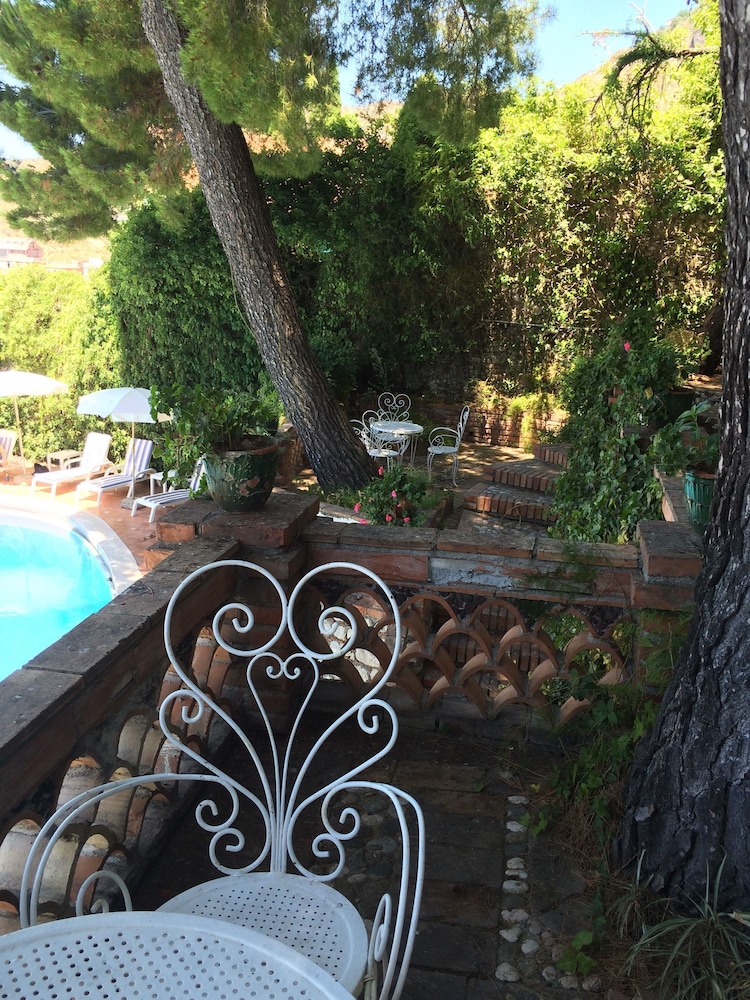 Hotel Mediterranee — Swimming pool in Taormina, Sicily