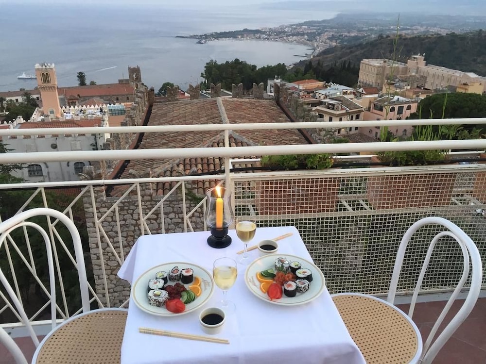 Hotel Mediterranee — Restaurant & bars in Taormina, Sicily