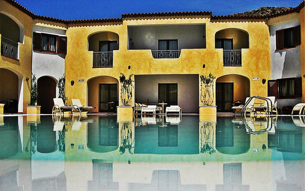 Hotel Monti Di Mola