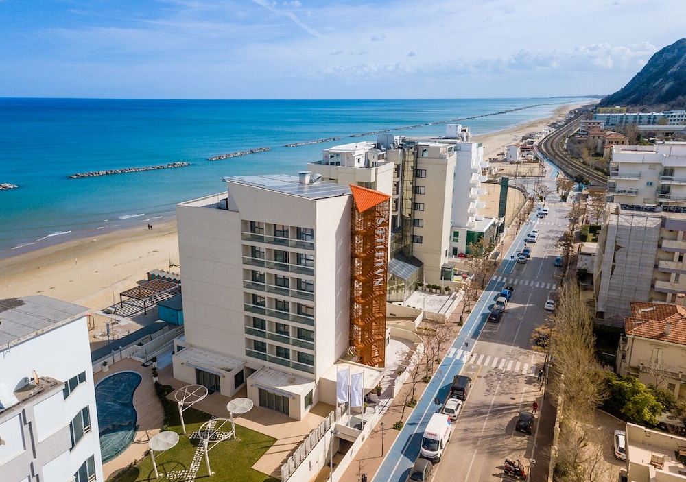 Nautilus Family Hotel - zdjęcie 3
