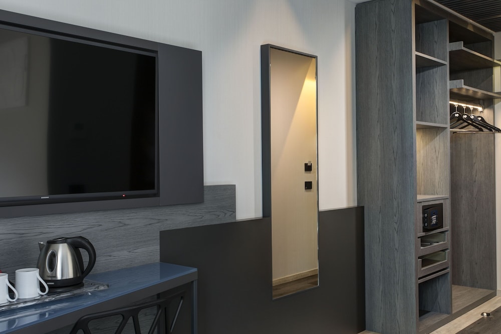 iQ Hotel Milano — Hotel rooms in Milan, Lombardy
