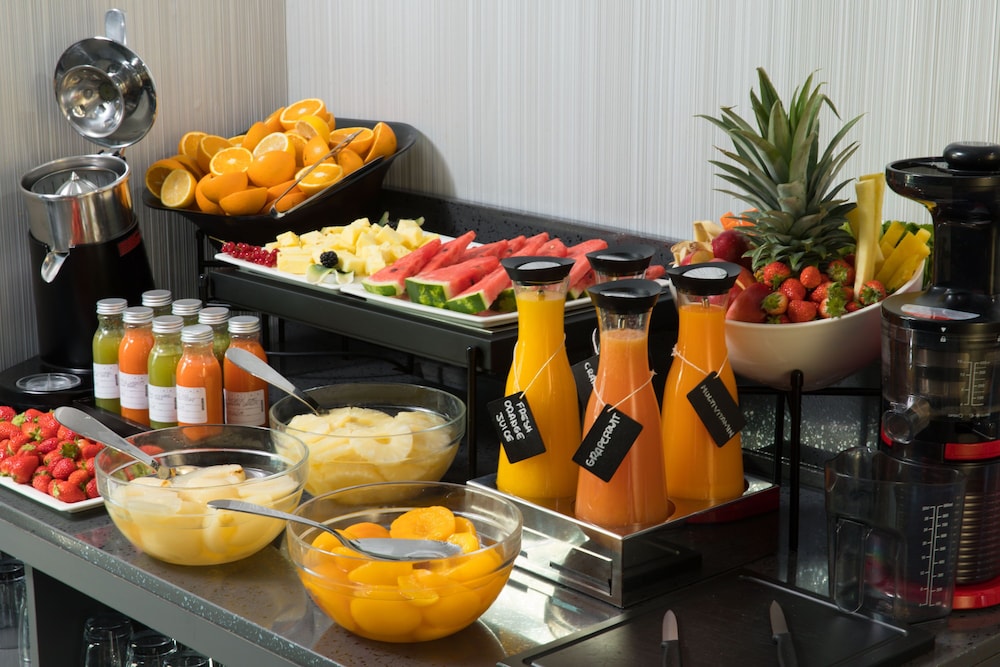 iQ Hotel Milano — Restaurant & bars in Milan, Lombardy