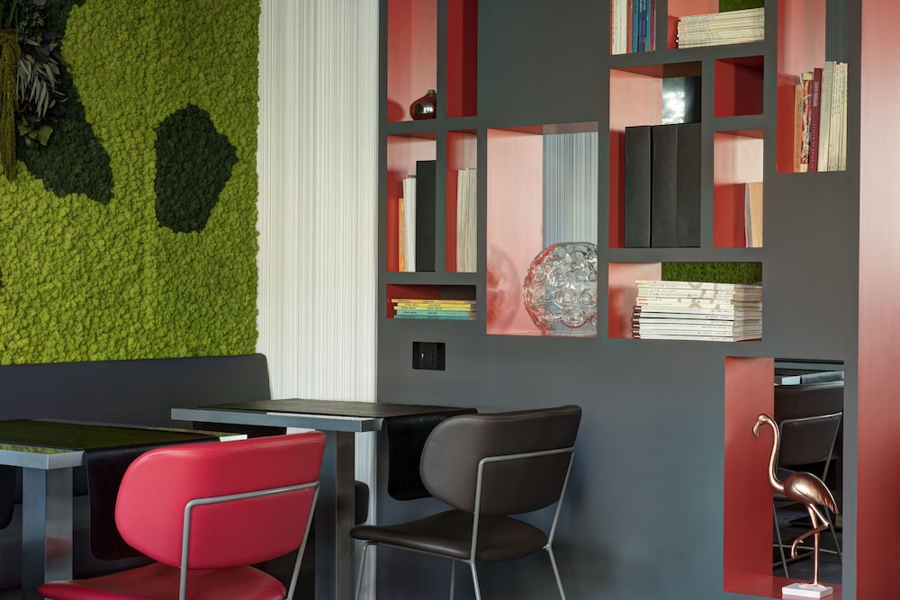 iQ Hotel Milano — Restaurant & bars in Milan, Lombardy