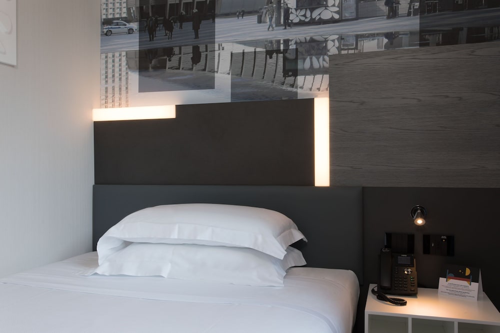 iQ Hotel Milano — Hotel rooms in Milan, Lombardy