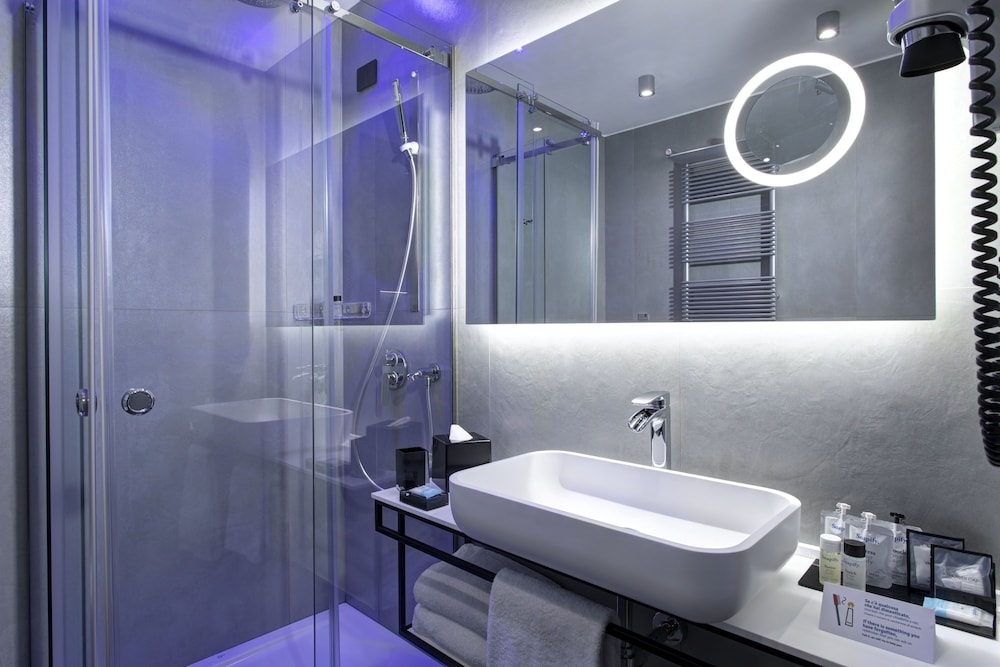iQ Hotel Milano — Hotel rooms in Milan, Lombardy