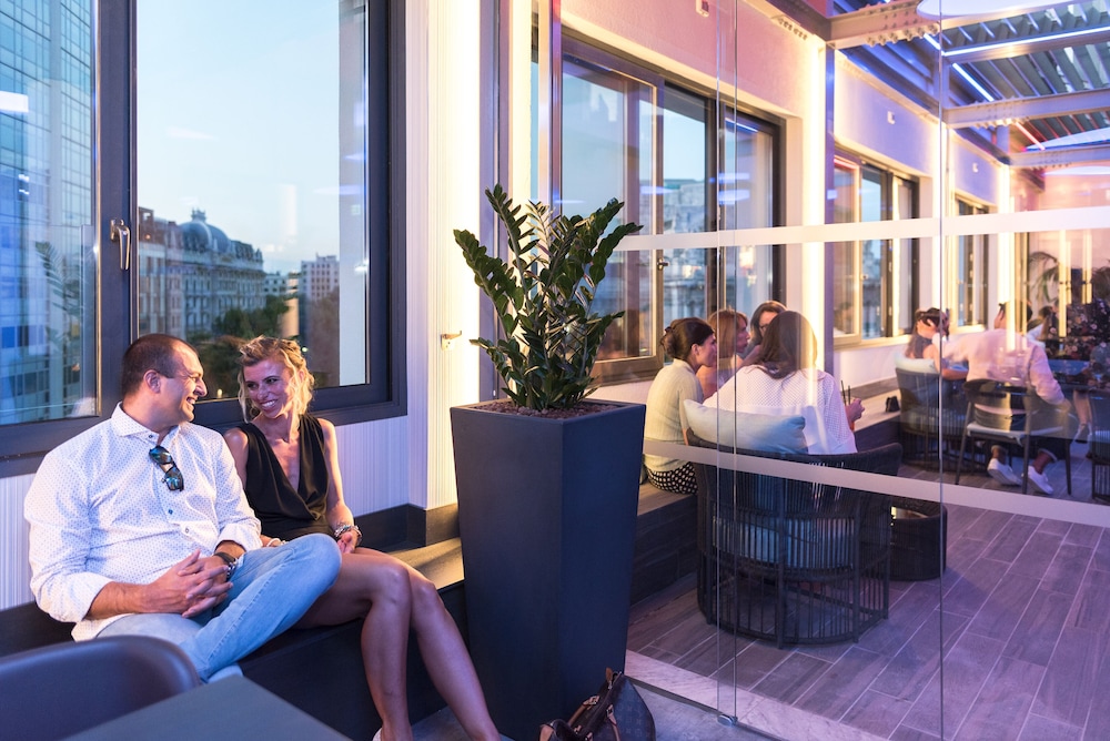 iQ Hotel Milano — Restaurant & bars in Milan, Lombardy