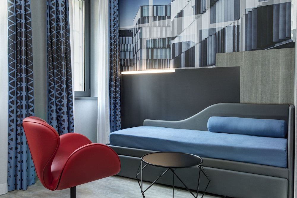iQ Hotel Milano — Hotel rooms in Milan, Lombardy