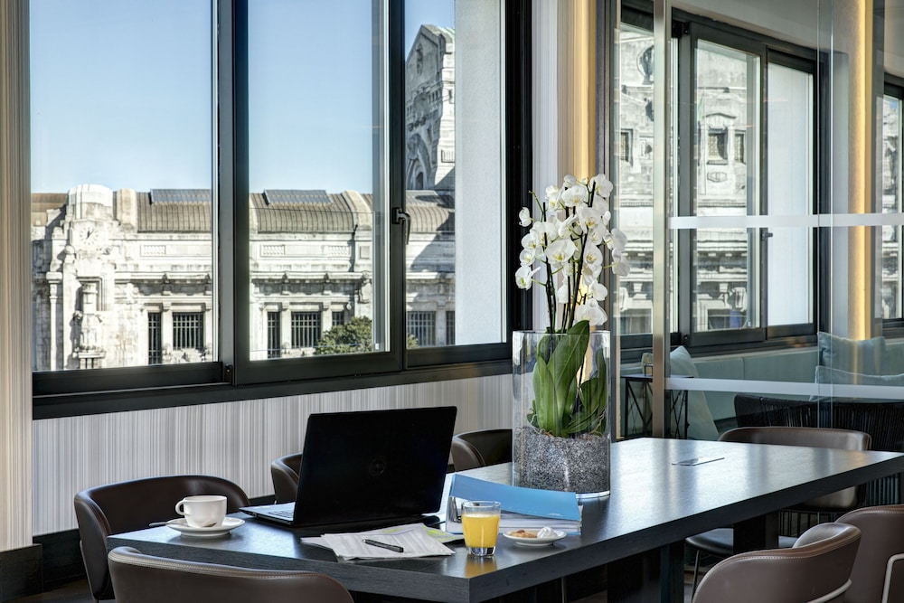 iQ Hotel Milano — Hotel rooms in Milan, Lombardy