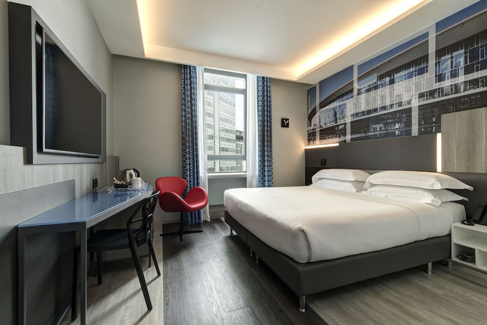 iQ Hotel Milano — Hotel rooms in Milan, Lombardy