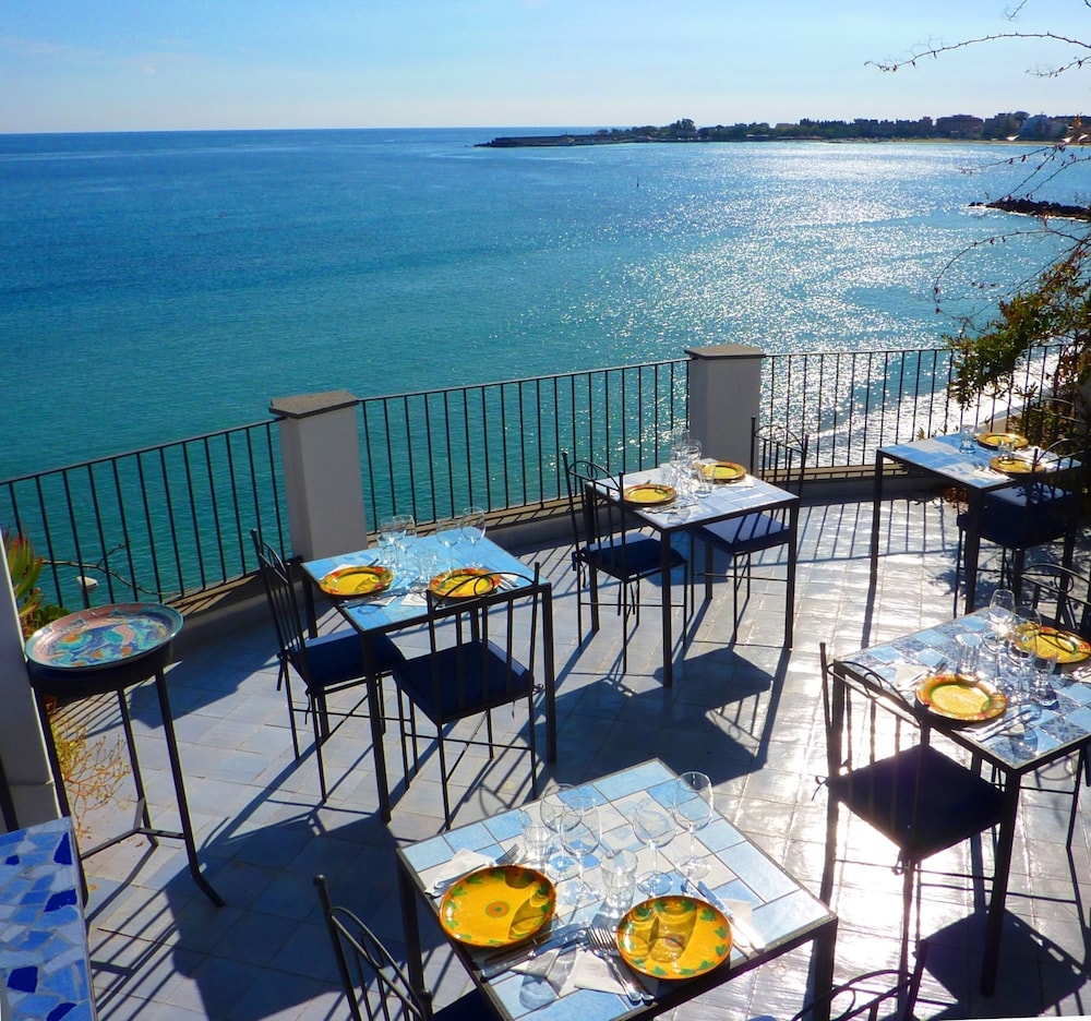 Hotel Palladio — Restaurant & bars in Giardini Naxos, Sicily