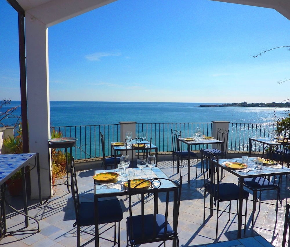 Hotel Palladio — Restaurant & bars in Giardini Naxos, Sicily