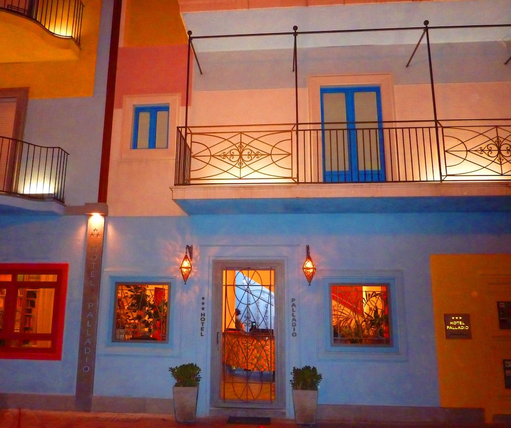 Hotel Palladio — Hotel building in Giardini Naxos, Sicily
