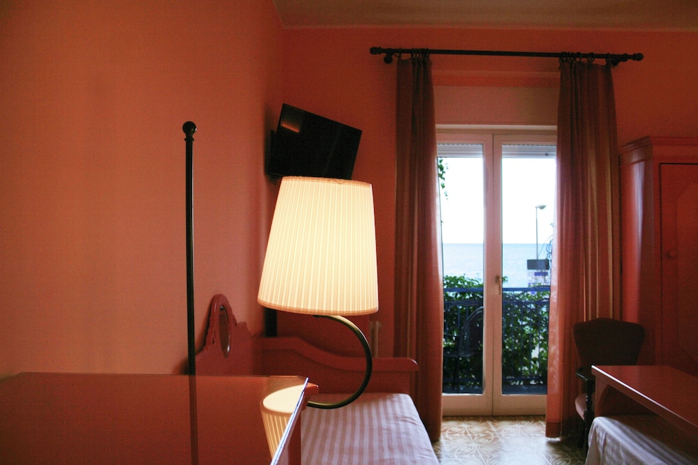 Hotel Palladio — Hotel rooms in Giardini Naxos, Sicily