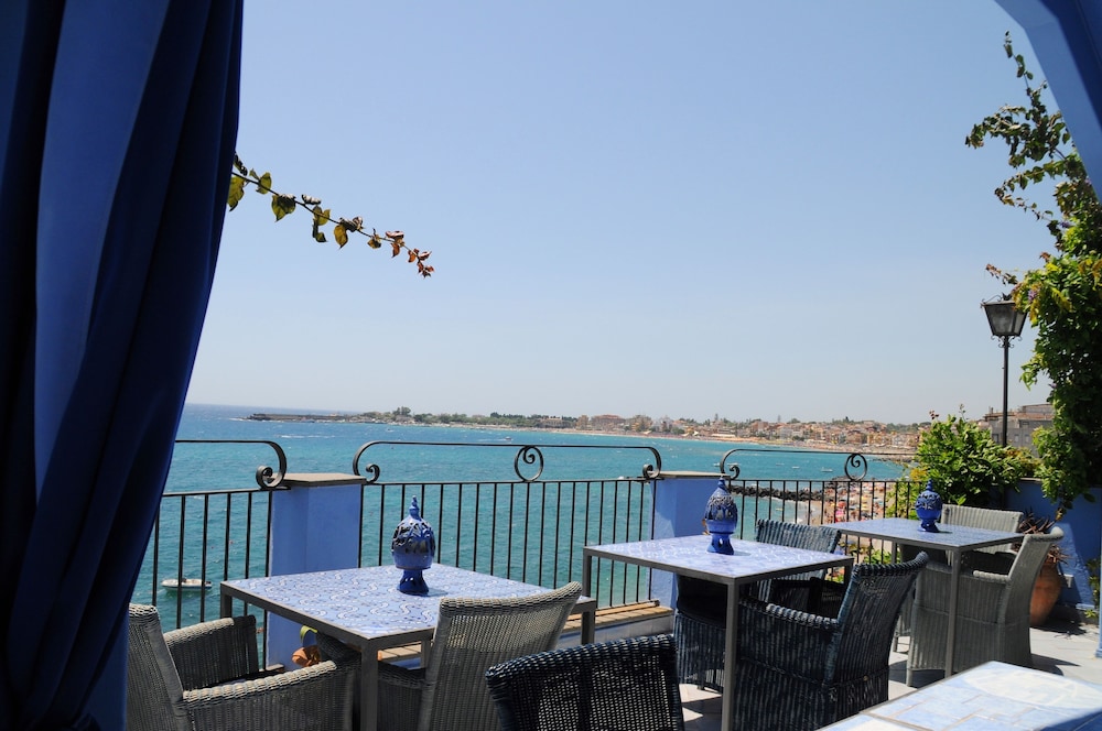 Hotel Palladio — Restaurant & bars in Giardini Naxos, Sicily