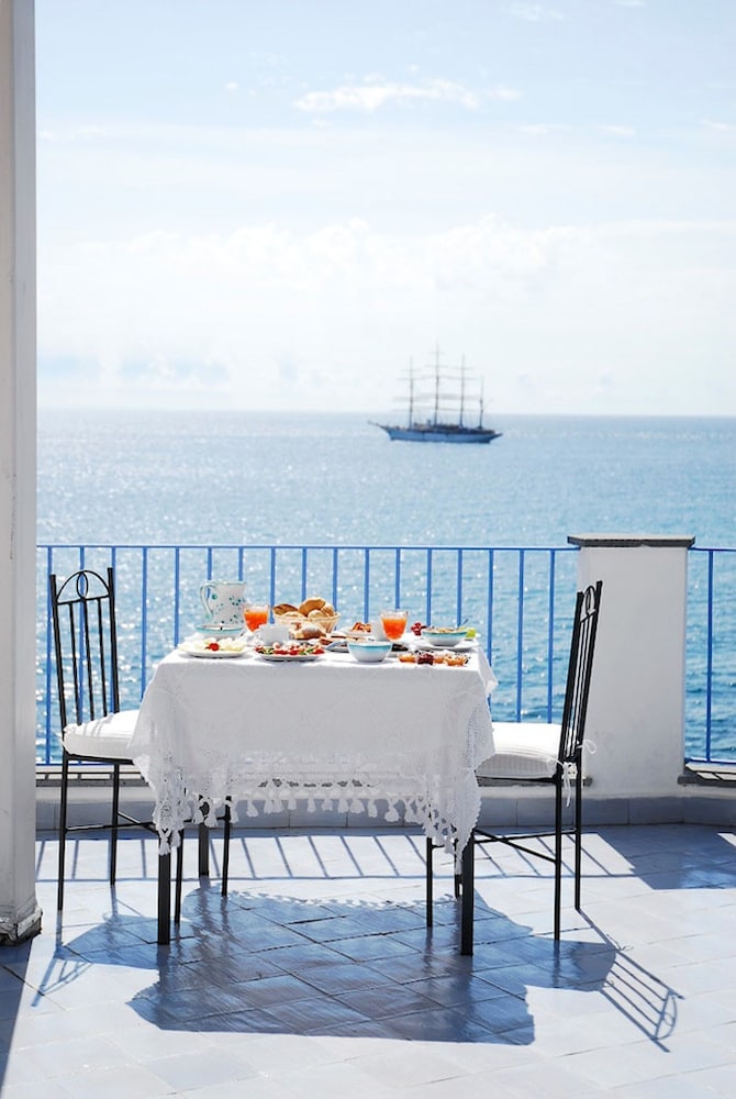Hotel Palladio — Restaurant & bars in Giardini Naxos, Sicily