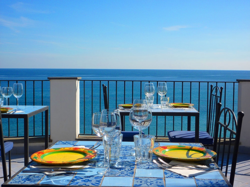 Hotel Palladio — Restaurant & bars in Giardini Naxos, Sicily