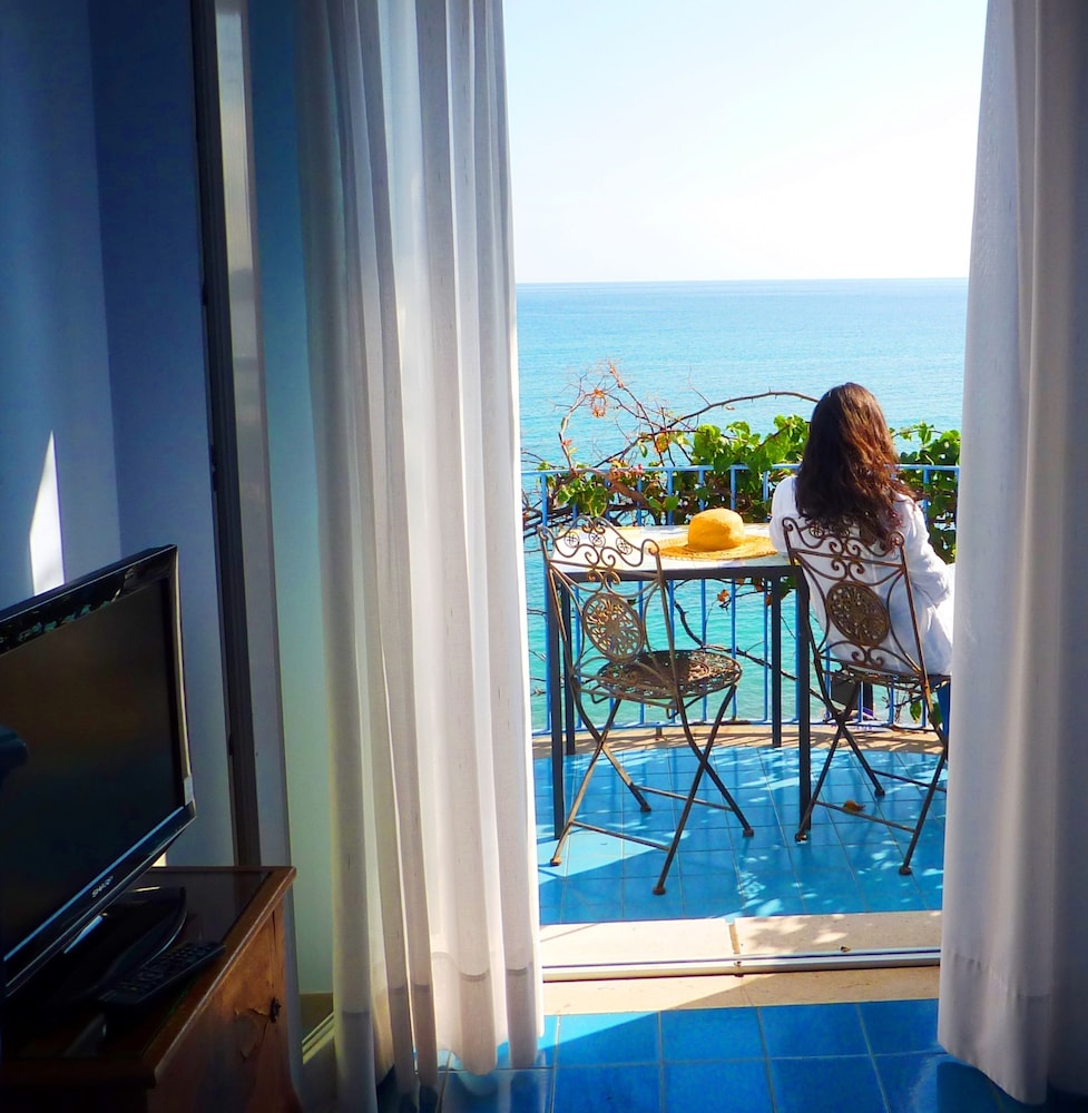 Hotel Palladio — Hotel rooms in Giardini Naxos, Sicily