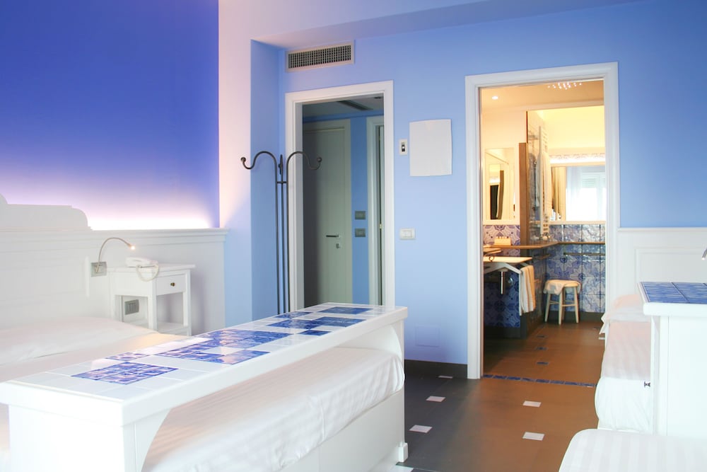 Hotel Palladio — Hotel rooms in Giardini Naxos, Sicily