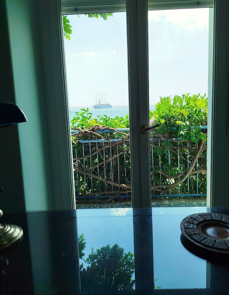 Hotel Palladio — Hotel rooms in Giardini Naxos, Sicily