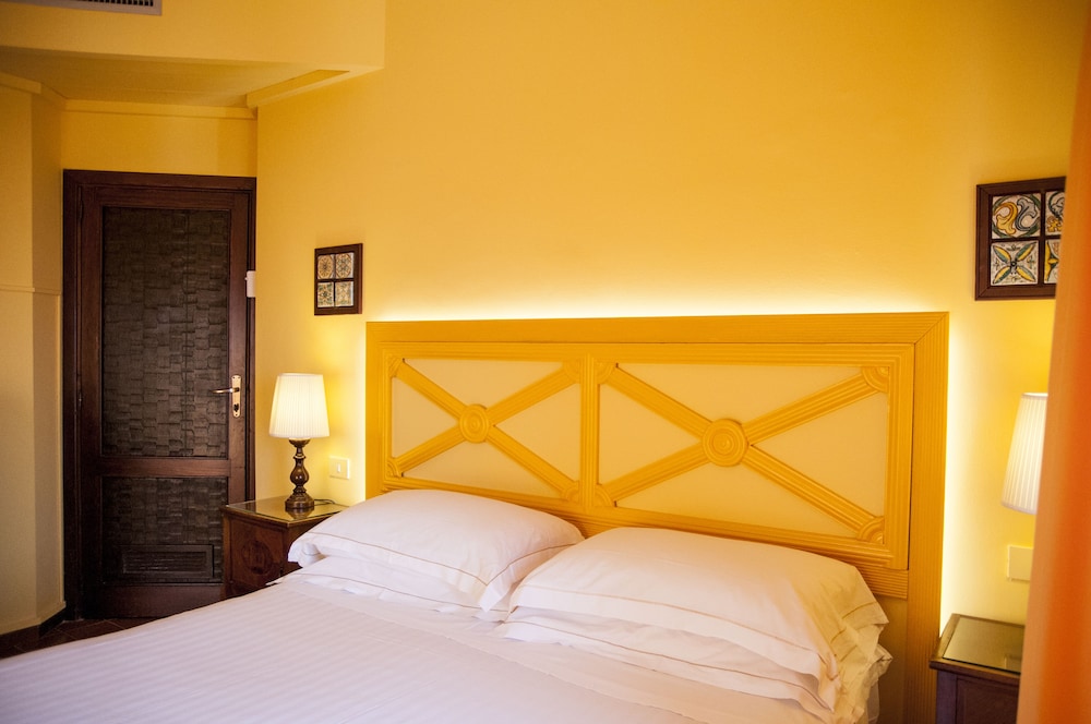 Hotel Palladio — Hotel rooms in Giardini Naxos, Sicily