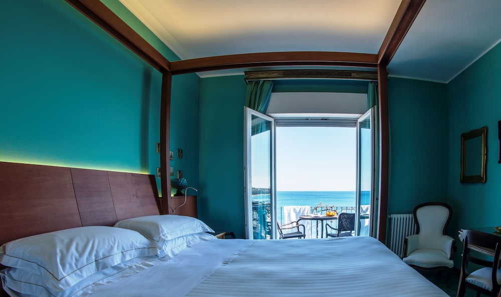 Hotel Palladio — Hotel rooms in Giardini Naxos, Sicily