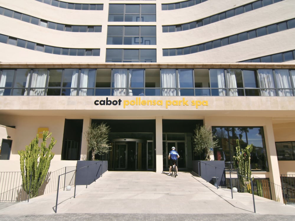 Cabot Pollensa Park Spa - Family Resort — Hotel building in Puerto Pollensa, Balearic Islands