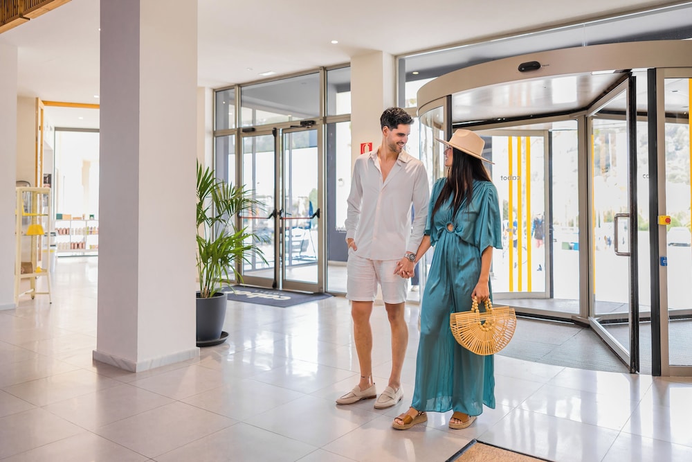 Cabot Pollensa Park Spa - Family Resort — Hotel building in Puerto Pollensa, Balearic Islands