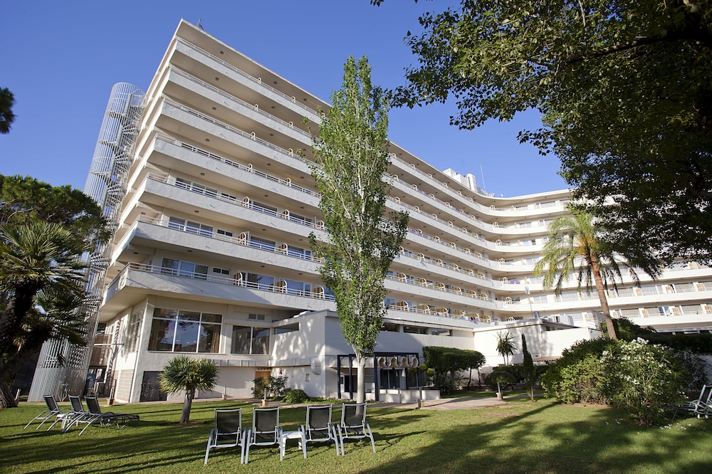 Cabot Pollensa Park Spa - Family Resort — Hotel building in Puerto Pollensa, Balearic Islands